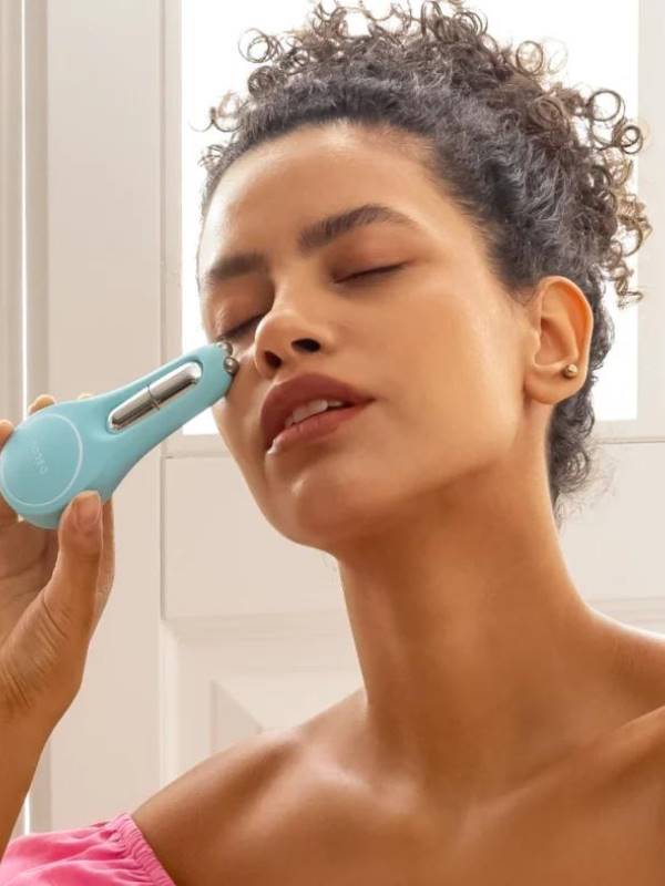 FOREO BEAR™ 2 eyes & lips "Mavi"