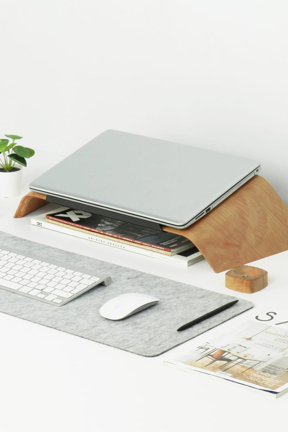 Fagus Wood-Dayanıklı Ahşap Notebook Yükseltici ve Tutucu Masa Üstü Laptop Standı (Kayın)-Laptop Standı-3-Milagron.com