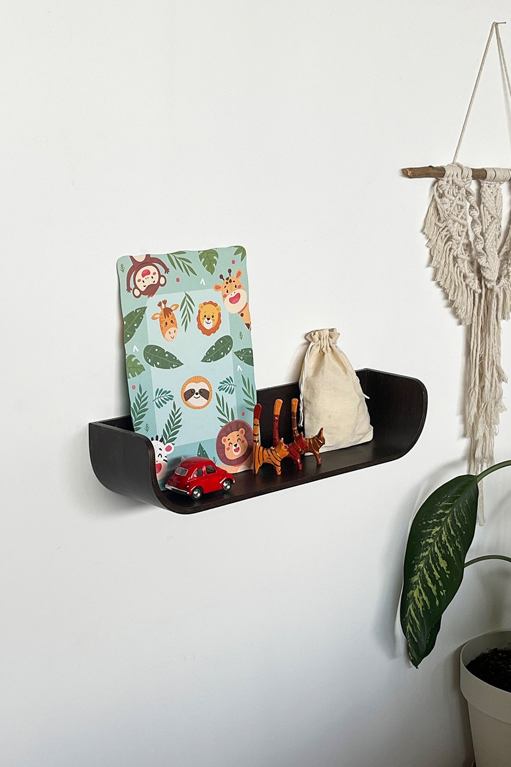 Fagus Wood-Dekoratif Ahşap Tasarım Duvar Rafı - Ceviz-Duvar Rafı-4-Milagron.com