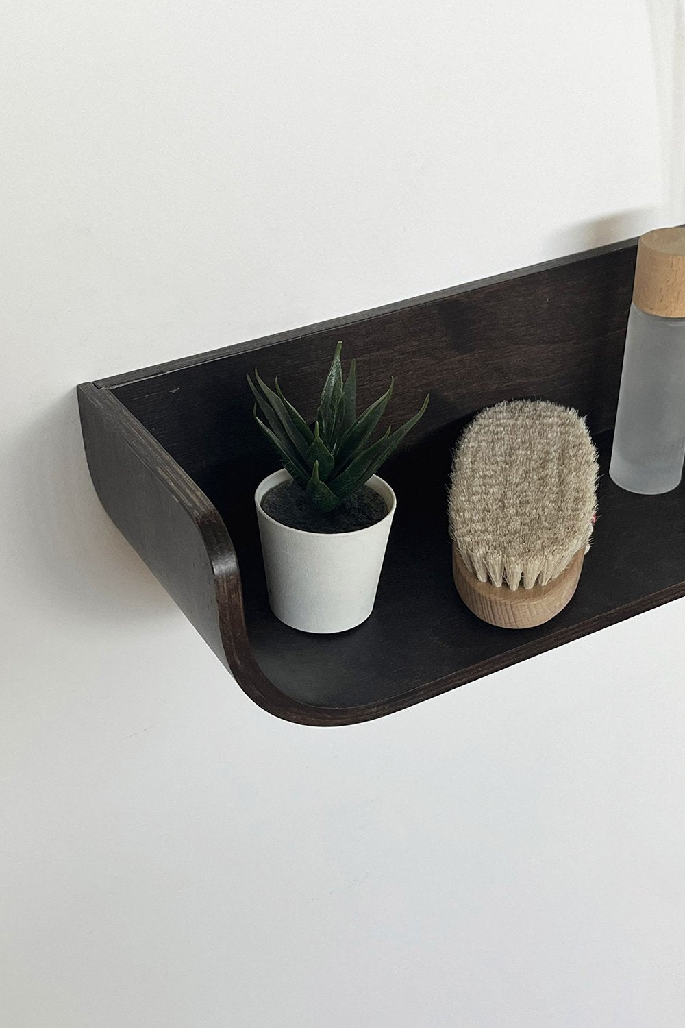 Fagus Wood-Dekoratif Ahşap Tasarım Duvar Rafı - Ceviz-Duvar Rafı-7-Milagron.com