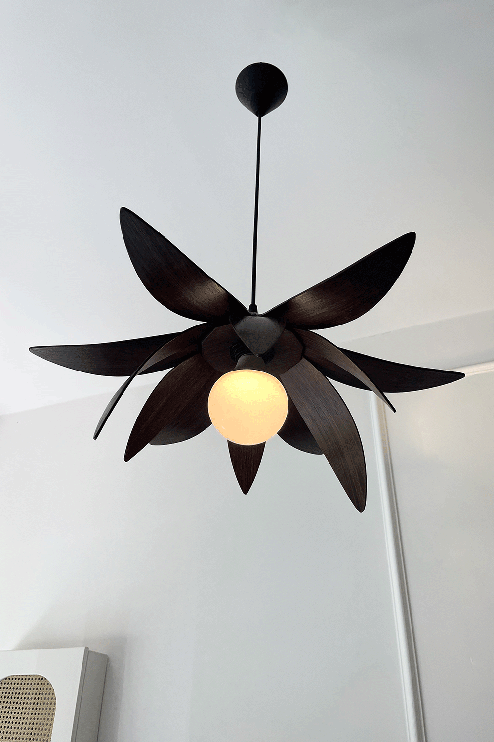 Fagus Wood-Lotus Avize – Ahşap Modern Ve Minimal Tasarım Avize, İskandinav Salon Ve Oturma Odası Aydınlatması (ceviz)-Avize-1-Milagron.com