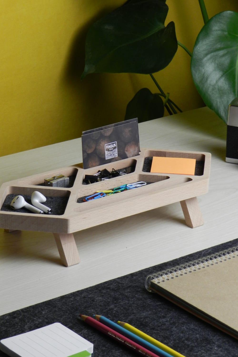 Fagus Wood-Mini Slash Masa Düzenleyici (Füme)-Masaüstü Organizer-1-Milagron.com