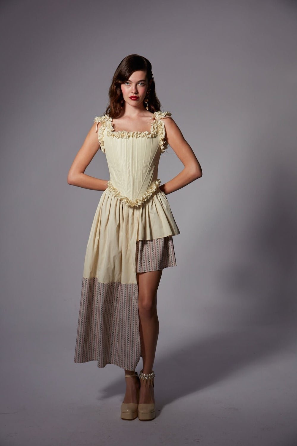 Fèe Muse-Swan Korse-Büstiyer-1-Milagron.com