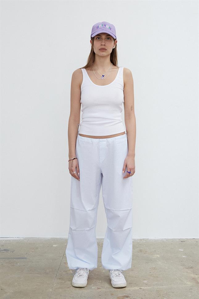 Fifty Pieces-Beyaz U Yaka Basic Atlet-Body-2-Milagron.com