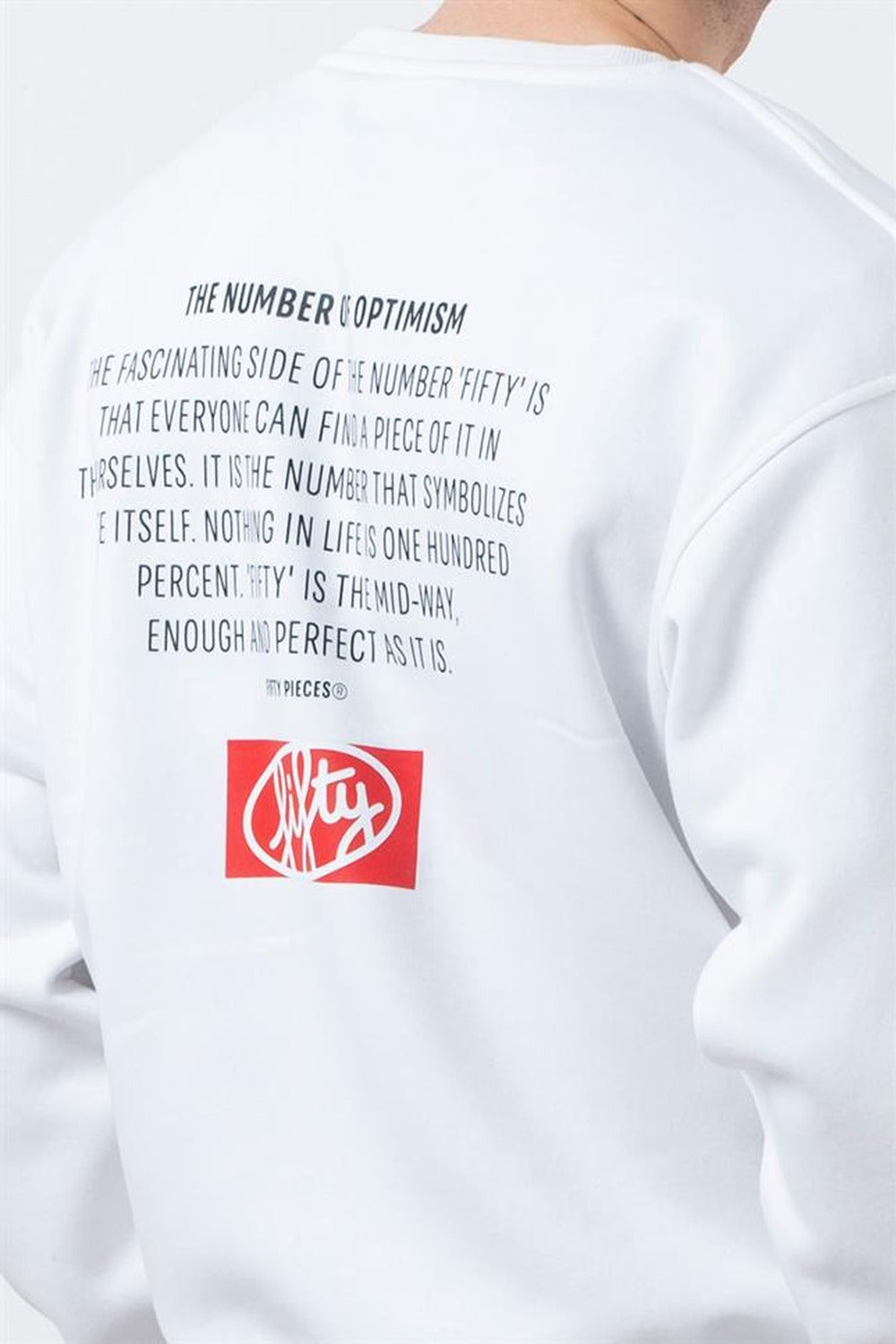 Erkek Beyaz Düşük Omuzlu Sırt Baskılı Sweatshirt