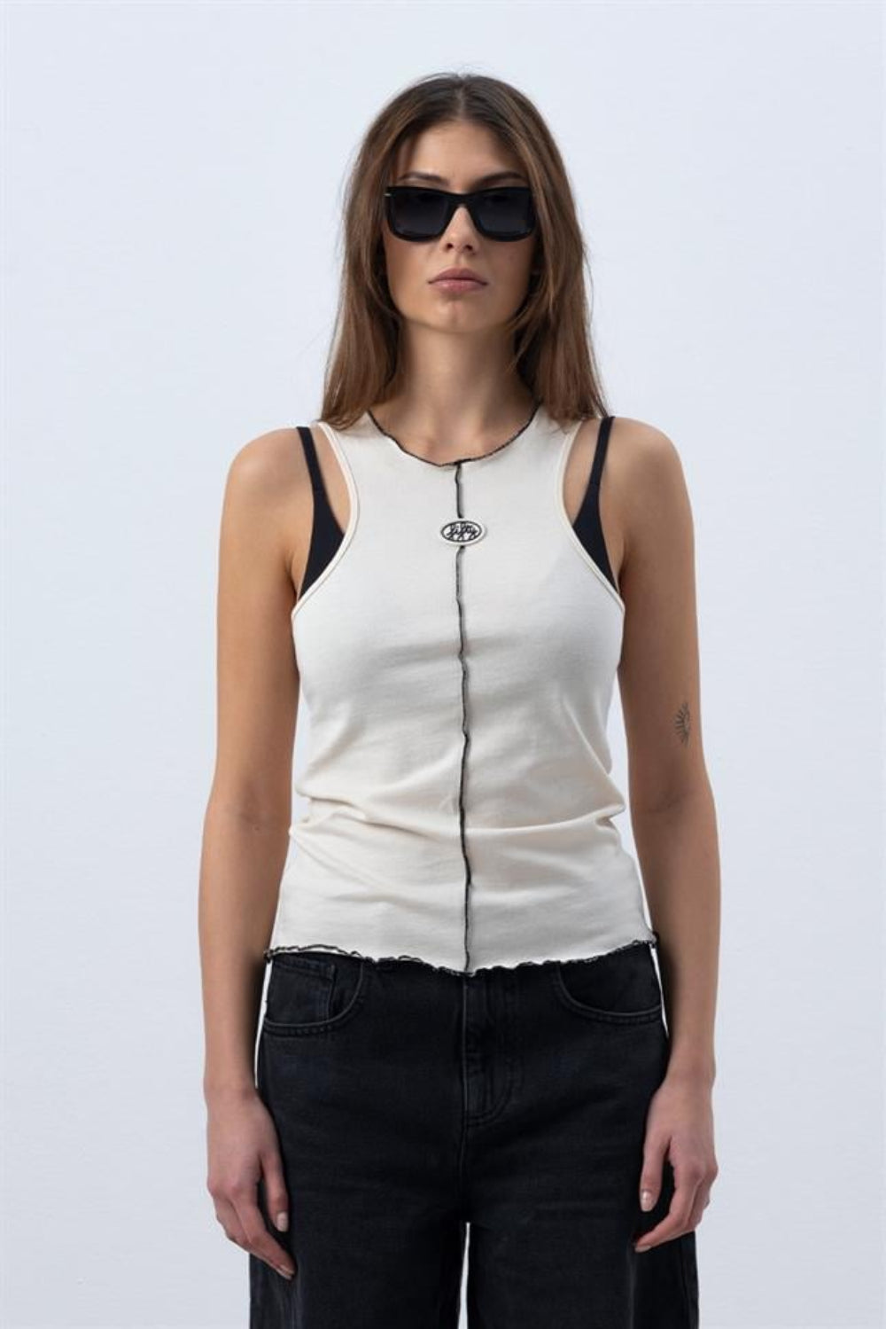 Fifty Pieces-Kum Core Kontrast Dikişli Halter Yaka Atlet-Top-1-Milagron.com