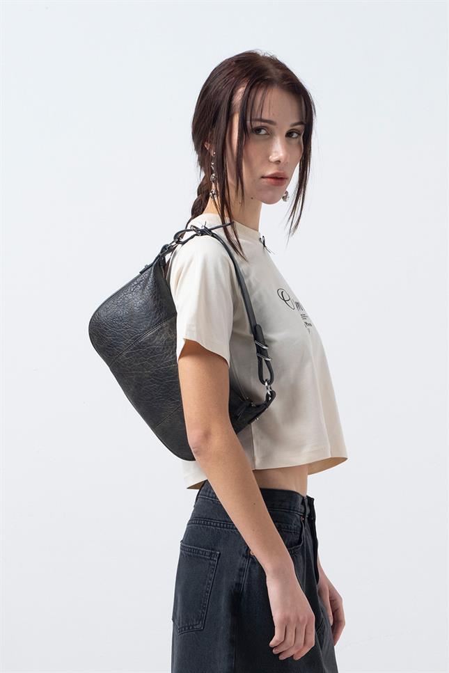 Fifty Pieces-Kum Fiyonk Detaylı T-Shirt-T-Shirts-2-Milagron.com