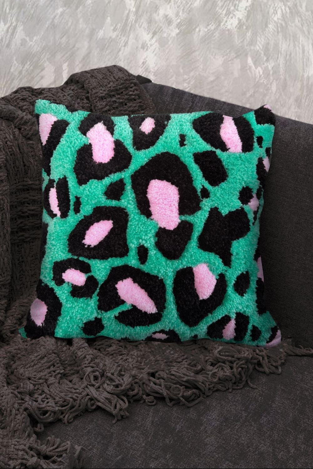 Fille á Fille Design Studio-Leopar Yeşil Kırlent-Kırlent-2-Milagron.com