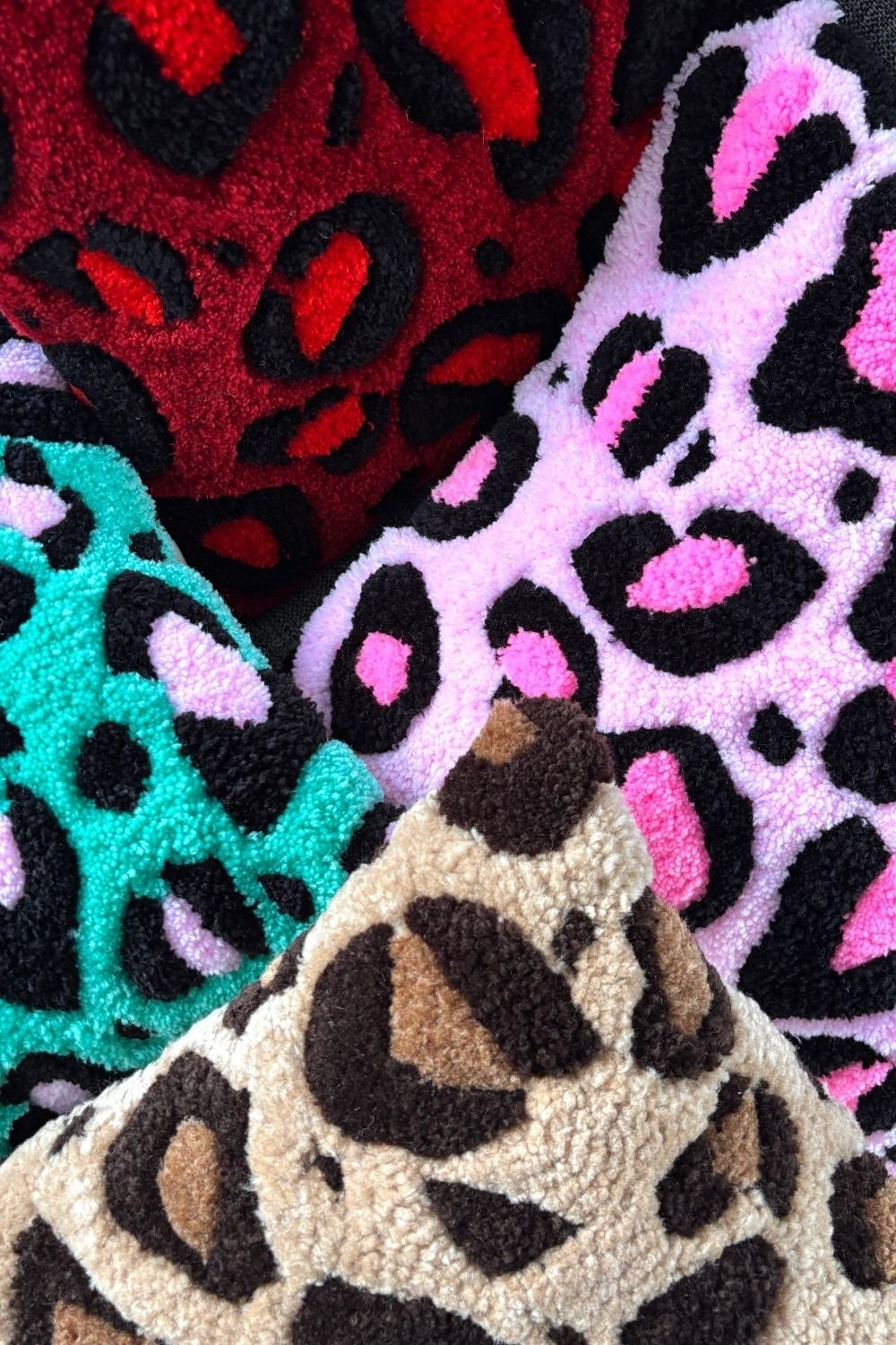 Fille á Fille Design Studio-Leopar Yeşil Kırlent-Kırlent-3-Milagron.com