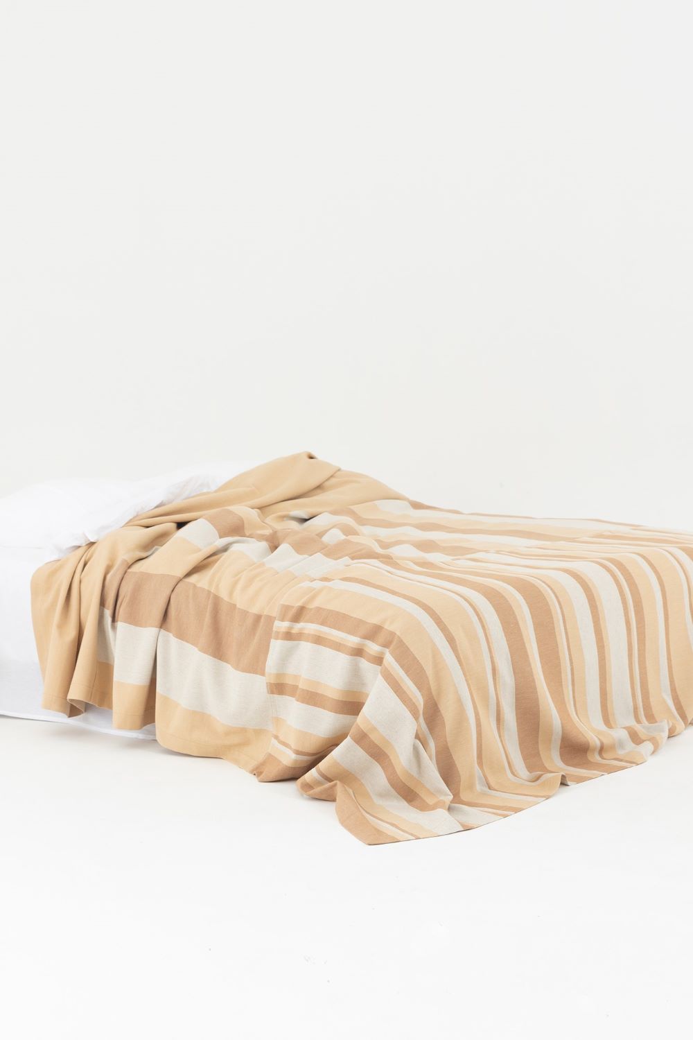 FineGrid-HUES NR.2 Yatak Örtüsü-Yatak Örtüsü-5-Milagron.com