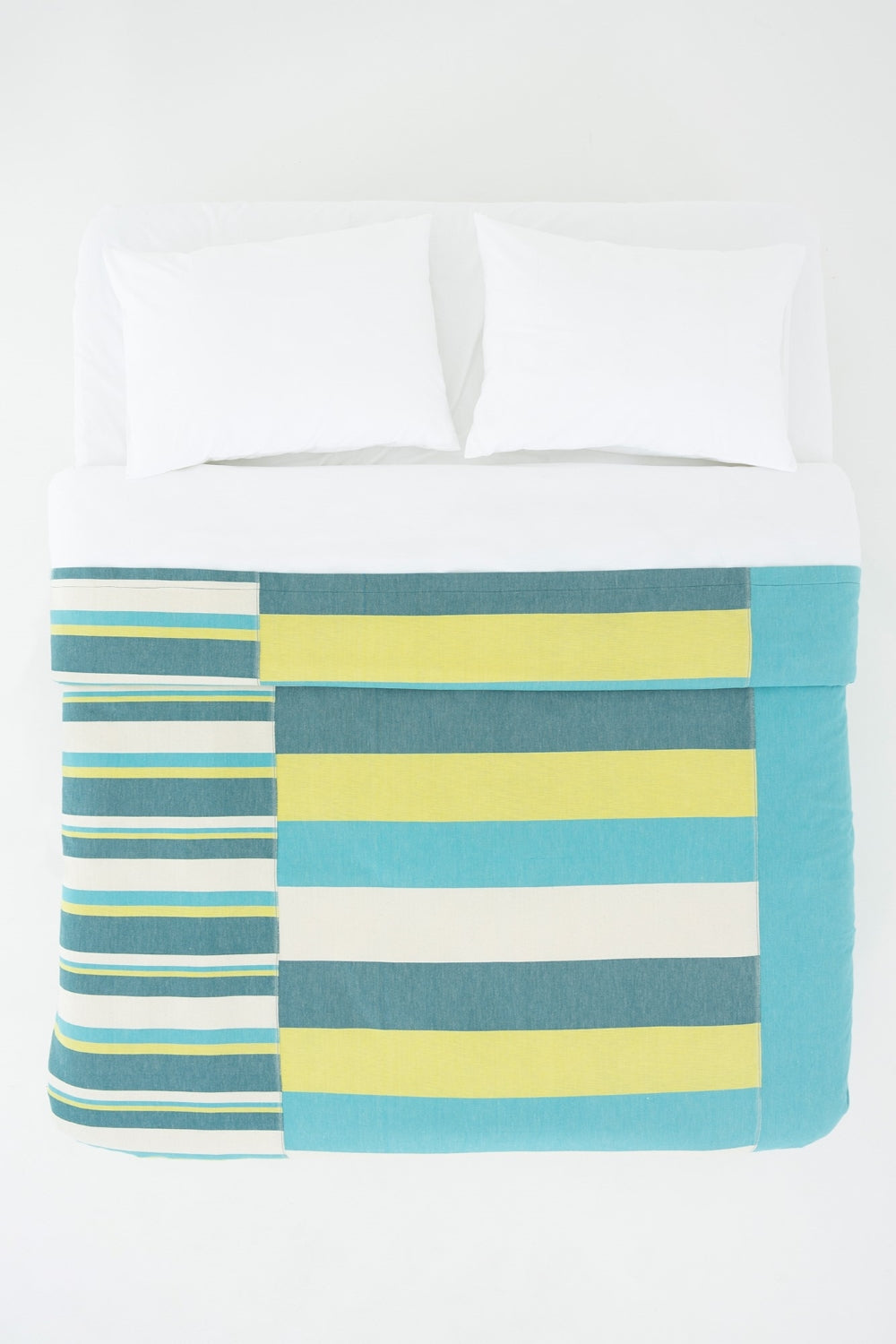 FineGrid-HUES NR.4 Yatak Örtüsü-Yatak Örtüsü-2-Milagron.com