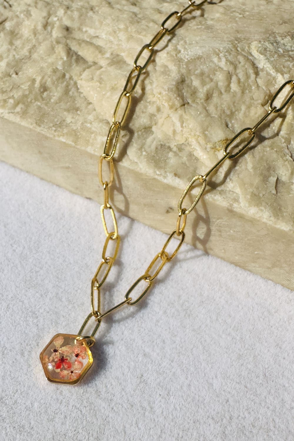 Fiorel Design-Golden Garden Lil Hexagon - Pink-Kolye-1-Milagron.com