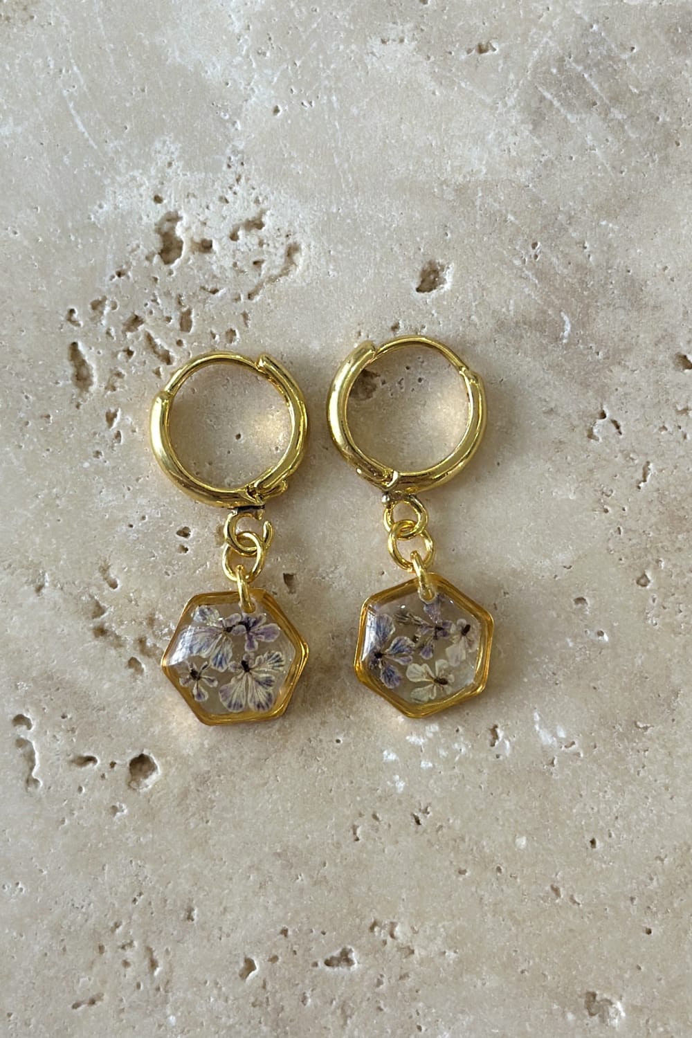 Fiorel Design-Teeny Weeny Drop Hexagon - Lilac-Küpe-1-Milagron.com