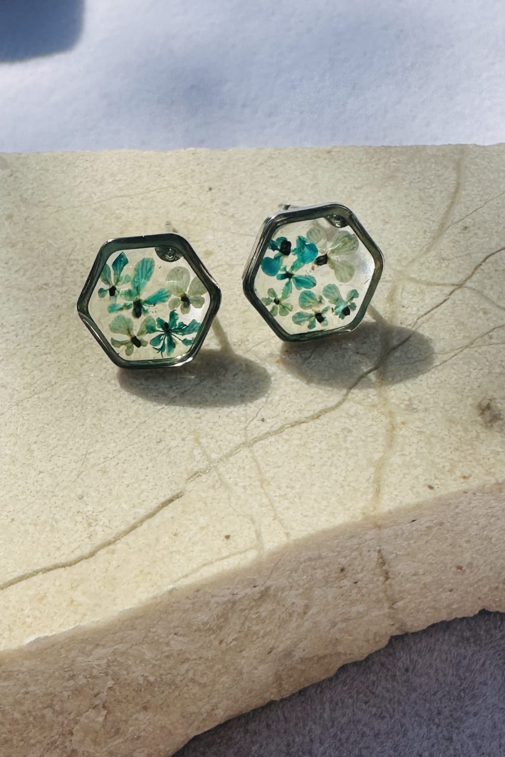 Fiorel Design-Teeny Weeny Hexagon Rhodium - Blue-Küpe-1-Milagron.com