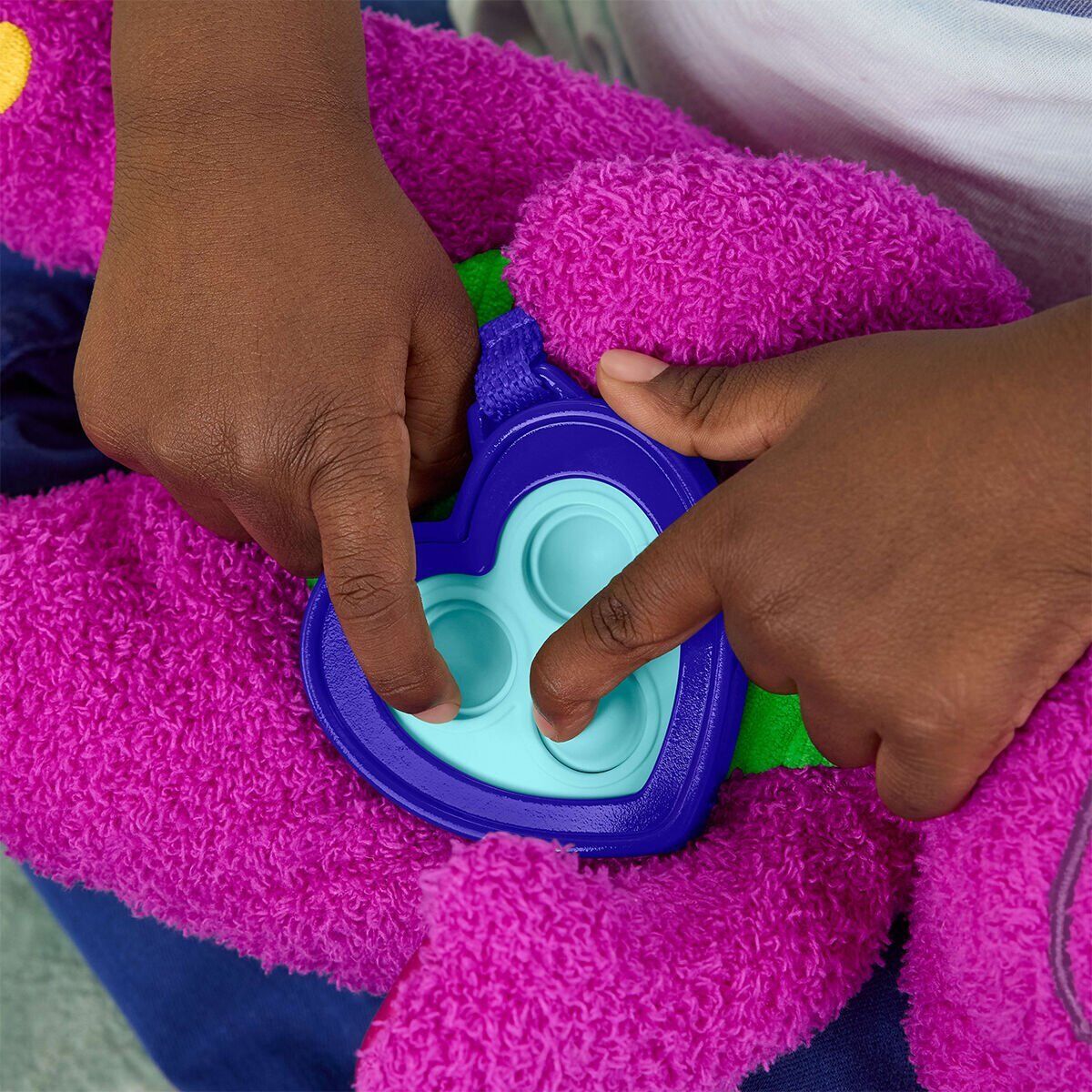 Hyg89 Fisher-Price Kalp Yapan Barney Pelüş Oyuncağı