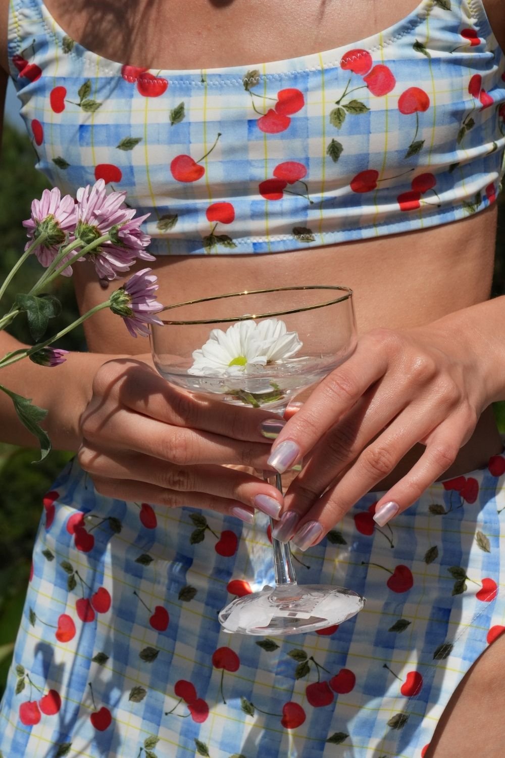 Friday Bunny-Cherry Etek-Bikini & Mayo-4-Milagron.com