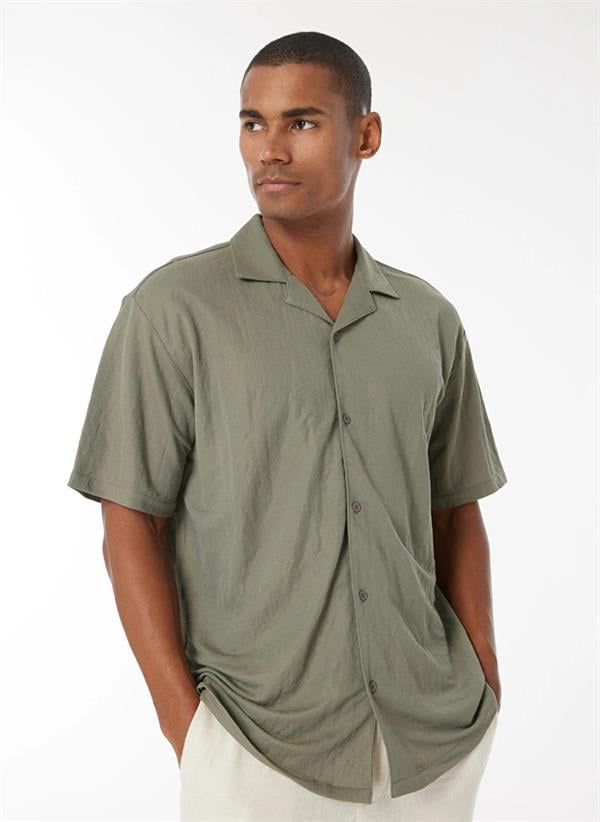 GMG Firenze-Apaj Yaka Kısa Kollu örme Slim Fit Erkek Gömlek-Summer'25-2-Milagron.com
