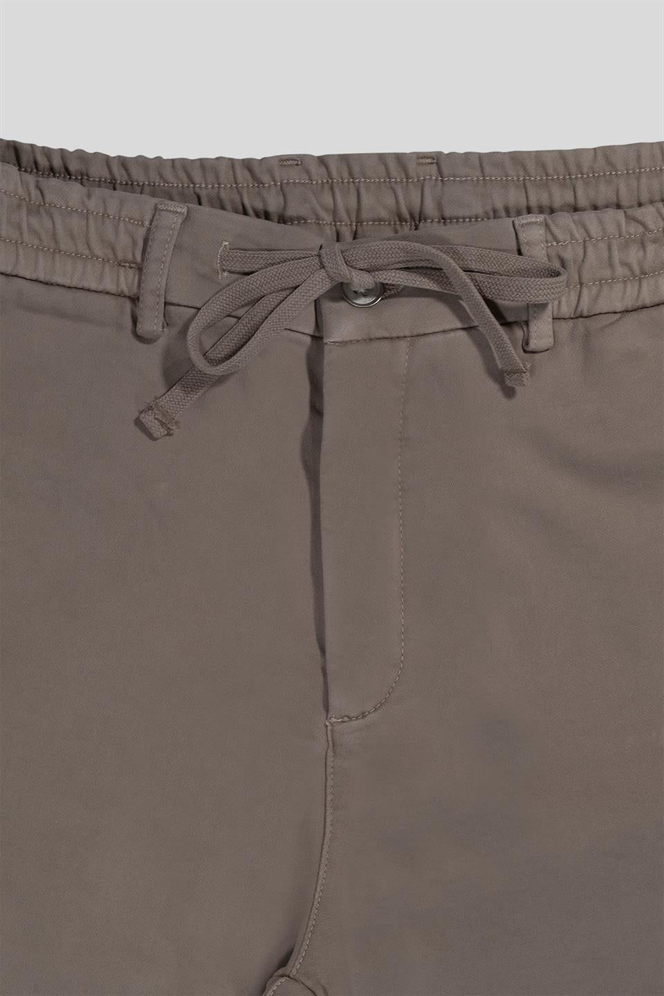 Beli Lastikli Dik Cep Arka Cep Çıtçıt Detaylı Erkek Pantolon