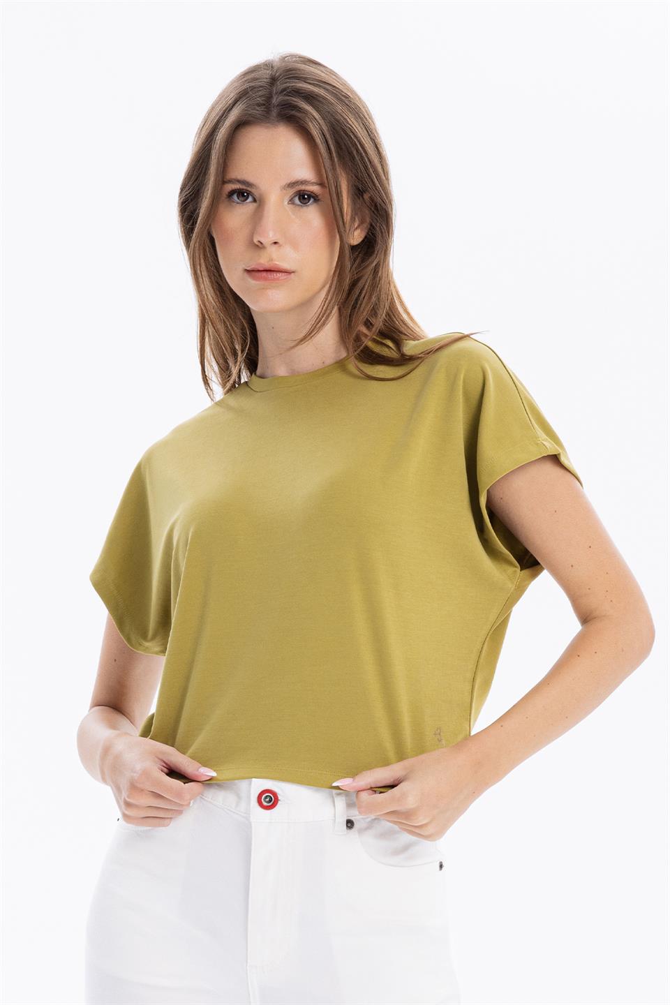 Bisiklet Yaka Çizgi Detaylı Oversize Yarasa Kol Kadın T-Shirt