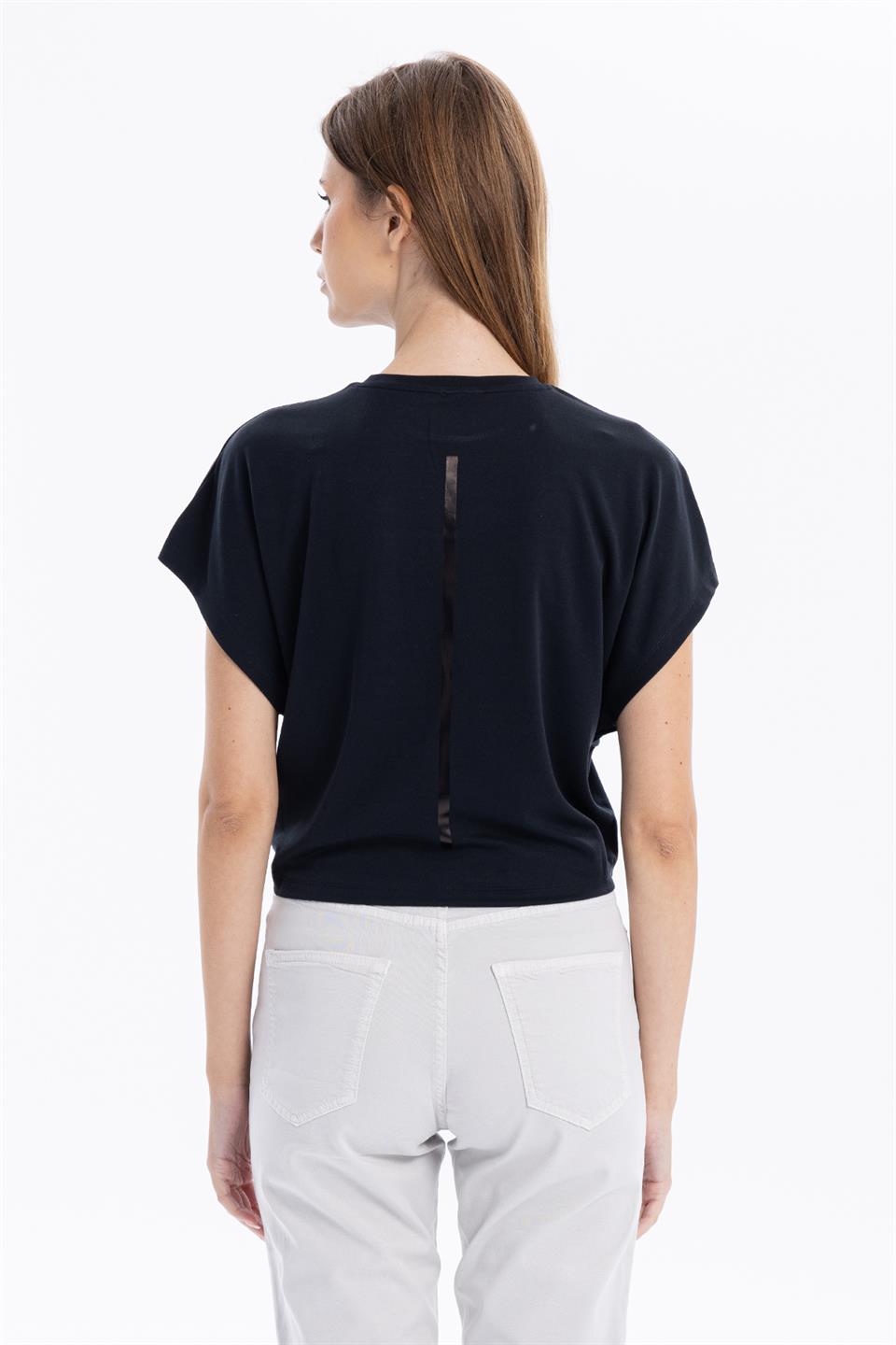 Bisiklet Yaka Çizgi Detaylı Oversize Yarasa Kol Kadın T-Shirt