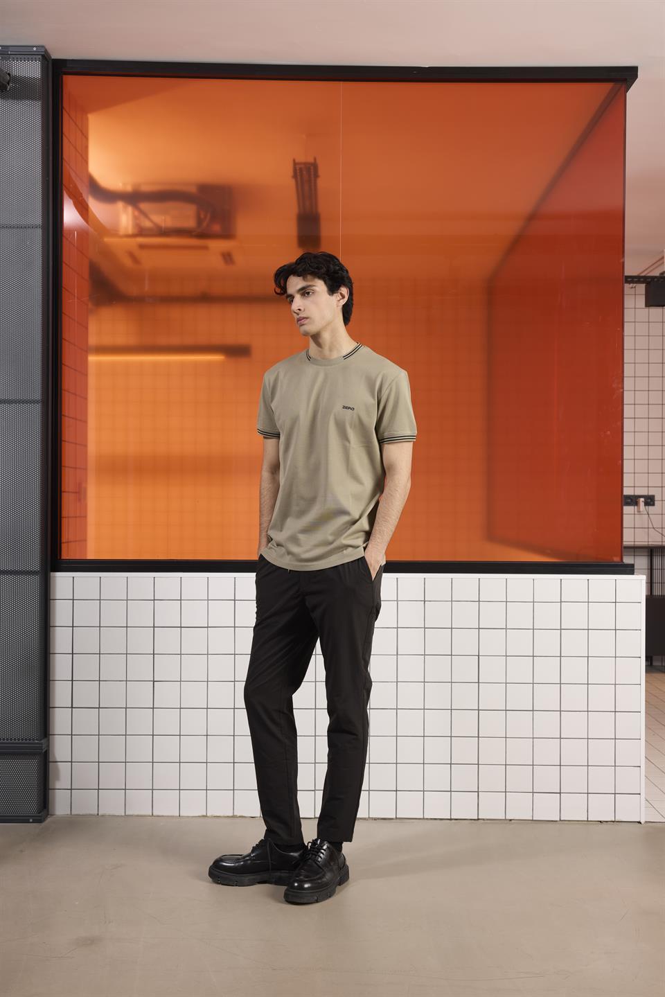 Bisiklet Yaka Çizgi Detaylı Pike T-Shirt