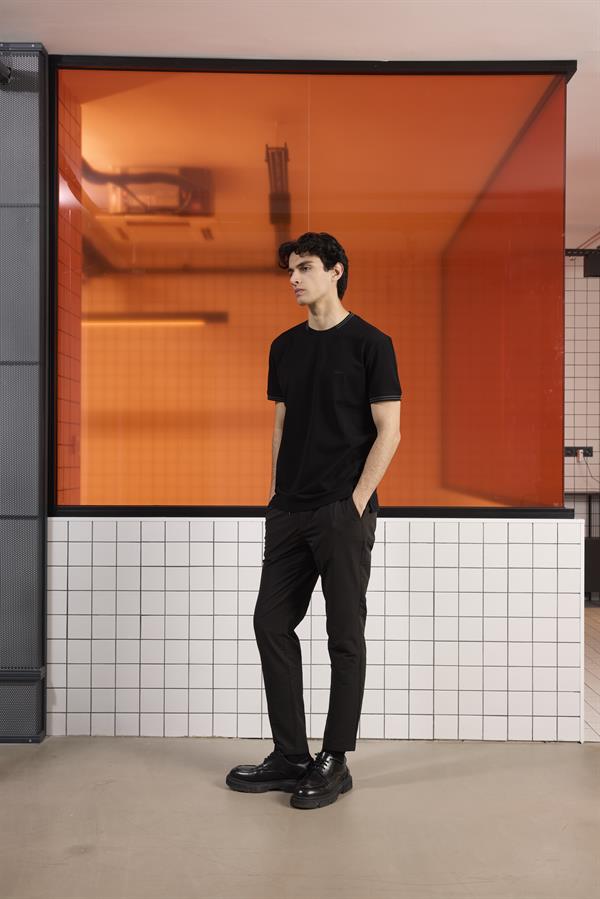Bisiklet Yaka Çizgi Detaylı Pike T-Shirt