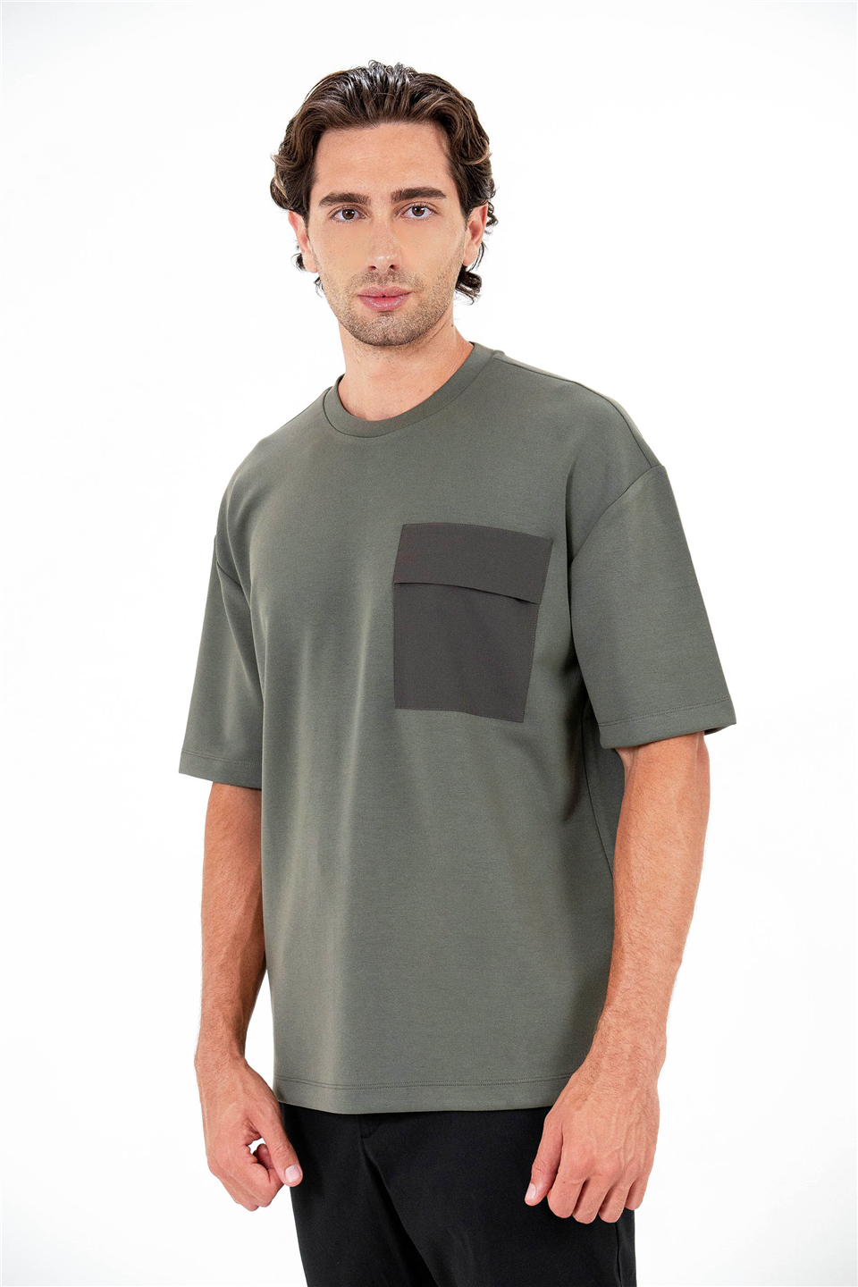 Bisiklet Yaka Garni Cepli Erkek T-Shirt