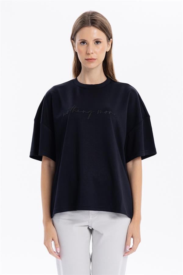 Bisiklet Yaka Oversize Emboss Baskılı Kadın T-Shirt