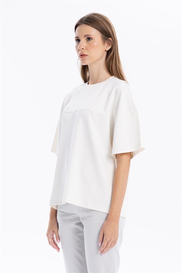 Bisiklet Yaka Oversize Emboss Baskılı Kadın T-Shirt