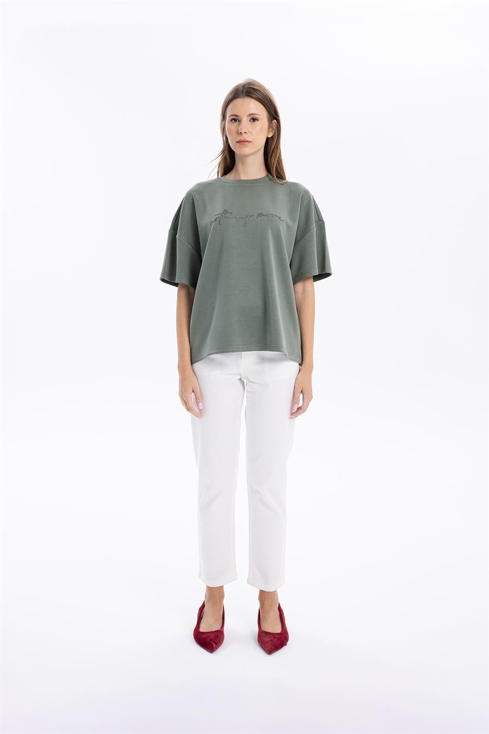 Bisiklet Yaka Oversize Emboss Baskılı Kadın T-Shirt