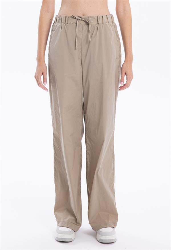 GMG Firenze-Gofre Desenli Bağcıklı Regular Kadın Dokuma Pantolon-//Özel Fi̇yatlar-1-Milagron.com