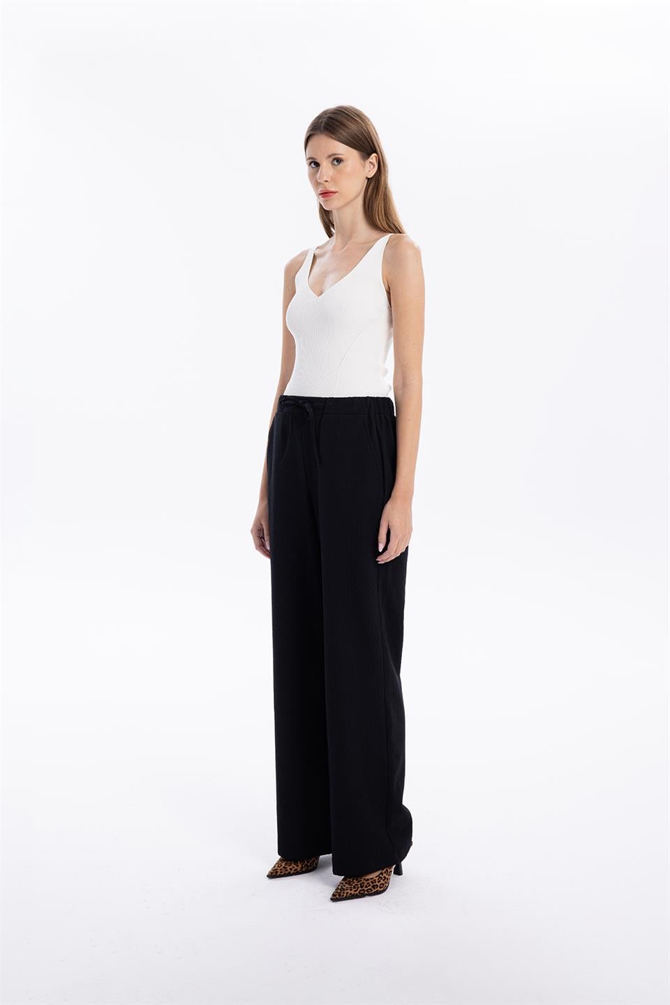 V Yaka Slim Fit İNce Askılı Triko Kadın Atlet