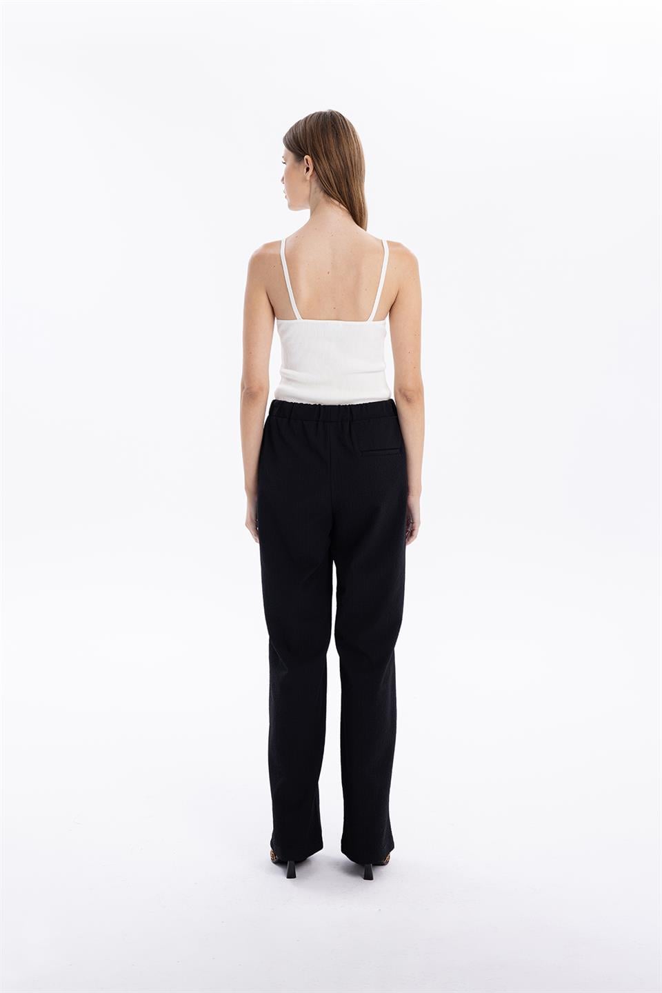 V Yaka Slim Fit İNce Askılı Triko Kadın Atlet