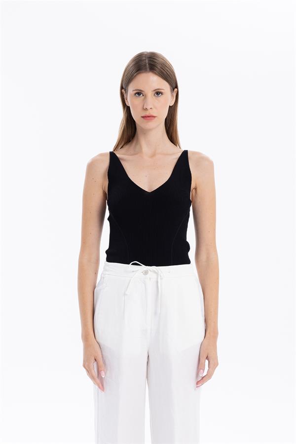 GMG Firenze-V Yaka Slim Fit İnce Askılı Triko Kadın Atlet-Summer'25-5-Milagron.com