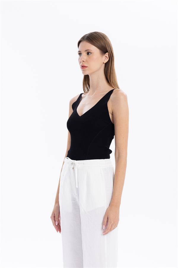 GMG Firenze-V Yaka Slim Fit İnce Askılı Triko Kadın Atlet-Summer'25-7-Milagron.com