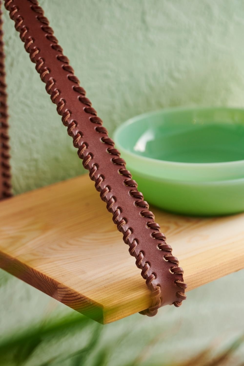 Gardin Leather-Deri Kemer Ahşap Raf-Duvar Rafı-2-Milagron.com