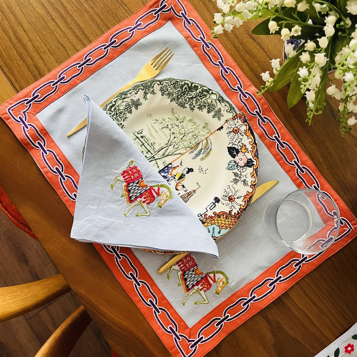 Dekoratif Beyaz At Desenli Mavi Amerikan Servis ( 1 Adet )