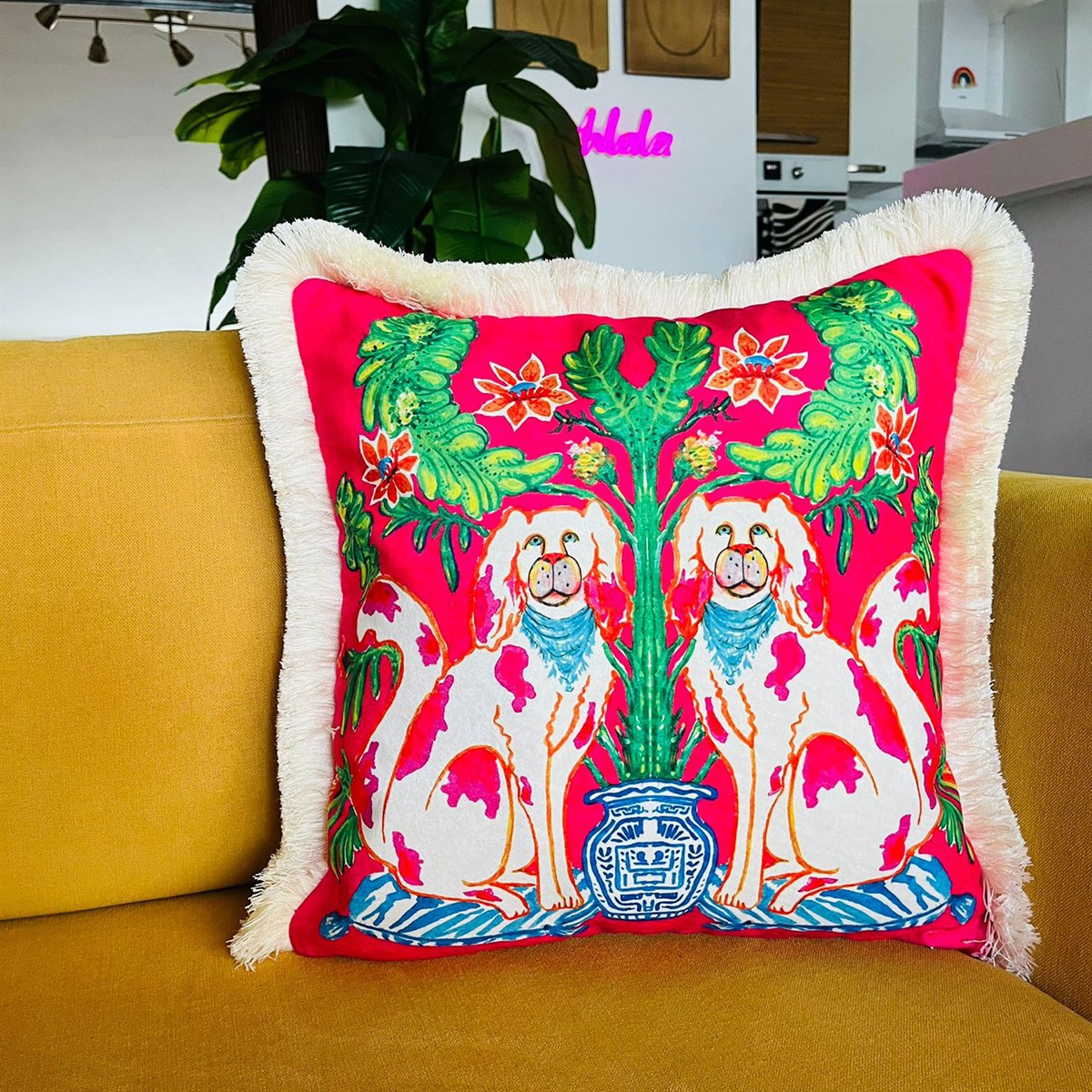 Dekoratif Chinoiserie Köpek Desenli Kadife Kırlent Kılıfı ( 45 cm x 45 cm )