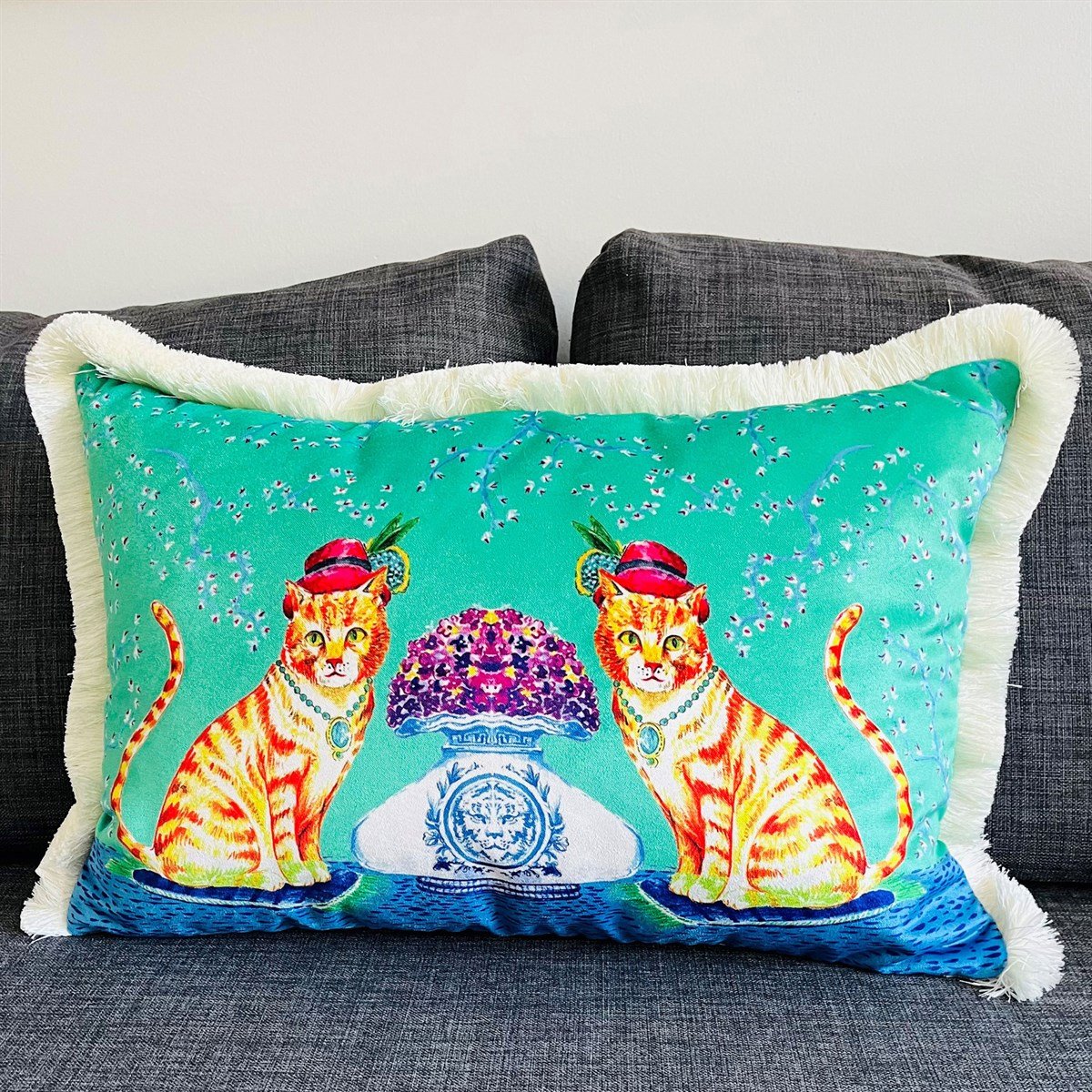 Dekoratif Kedi Desenli Su Yeşili Kadife Kırlent Kılıfı ( 40 x 60 cm )