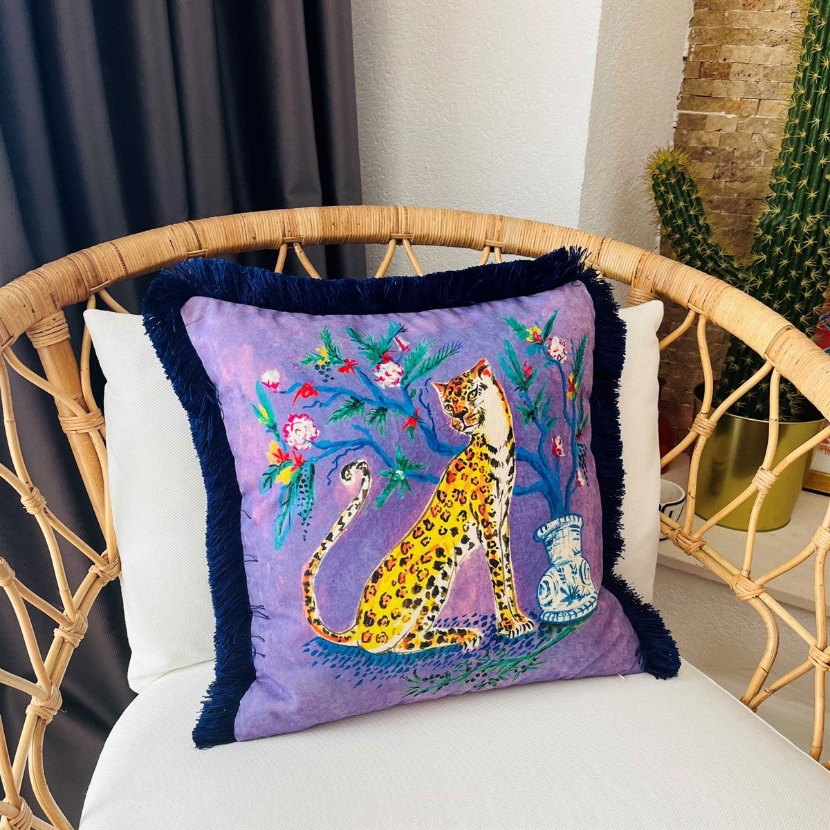Dekoratif Leopar Desenli Mor Kadife Kırlent Kılıfı ( 45 cm x 45 cm )