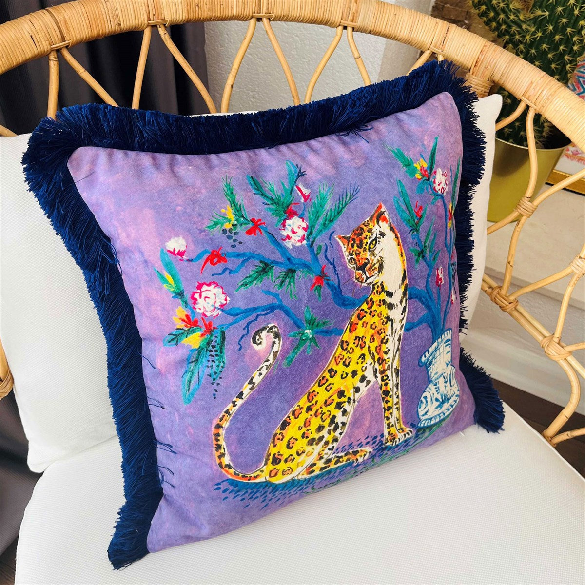 Dekoratif Leopar Desenli Mor Kadife Kırlent Kılıfı ( 45 cm x 45 cm )