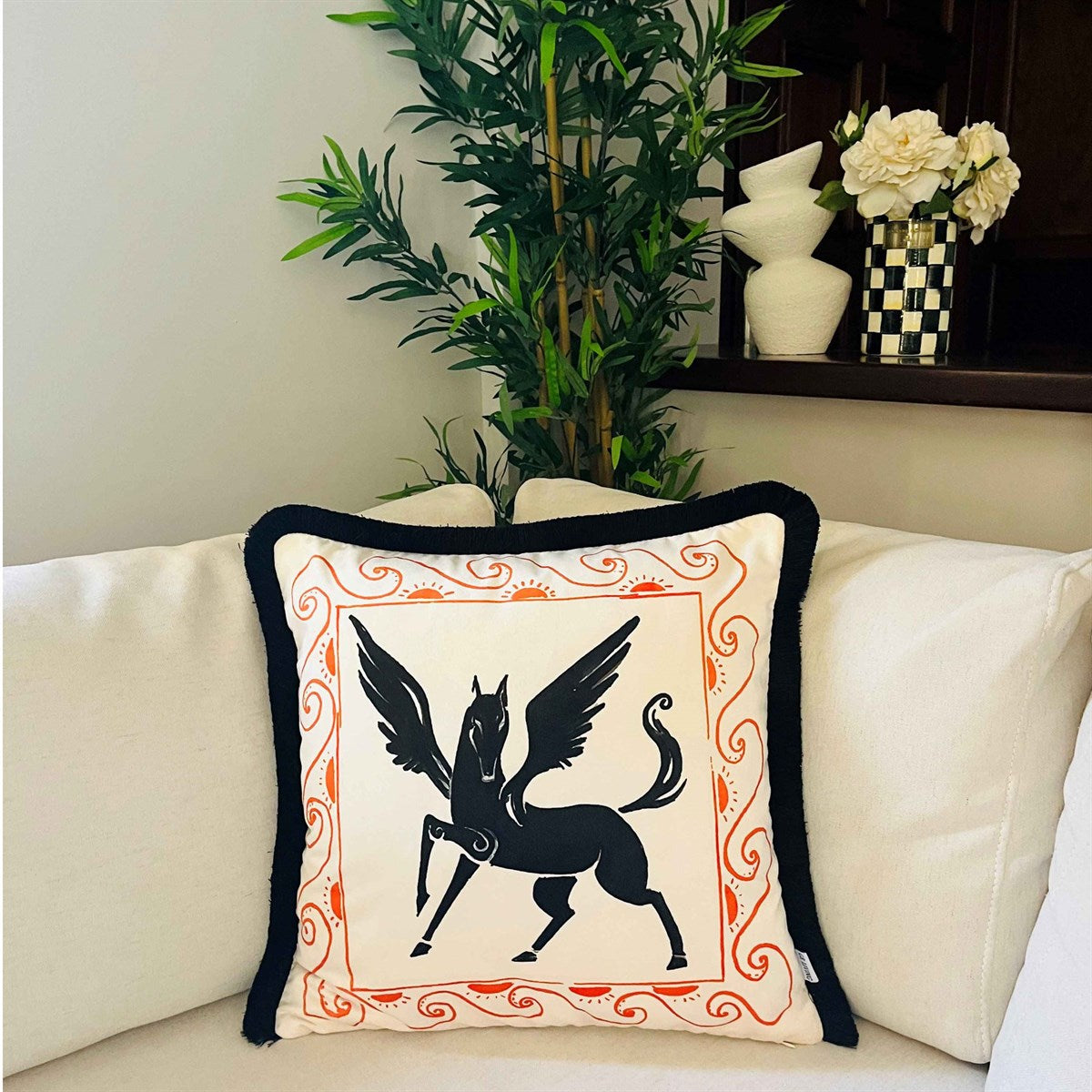 Dekoratif Pegasus Desenli Kırlent - Özel Tasarım Kadife Yastık Kılıfı