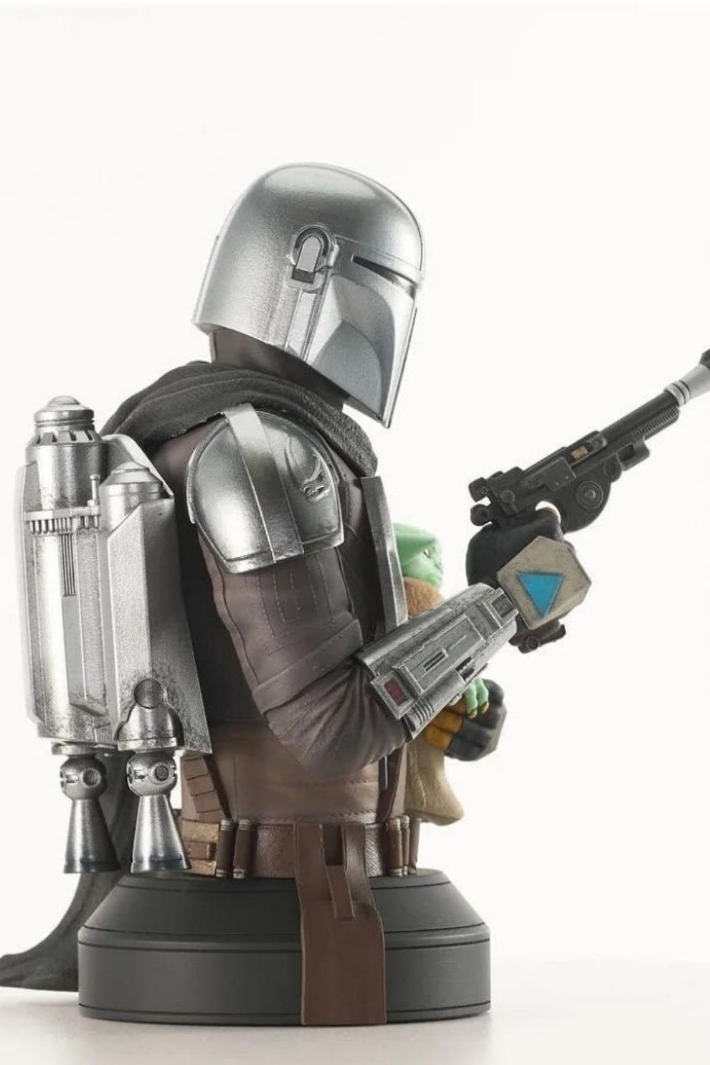 Gentle Giant Ltd.-Star Wars - Mandalorian with Grogu 1/6 Scale Limited Edition Büst-Heykel-4-Milagron.com