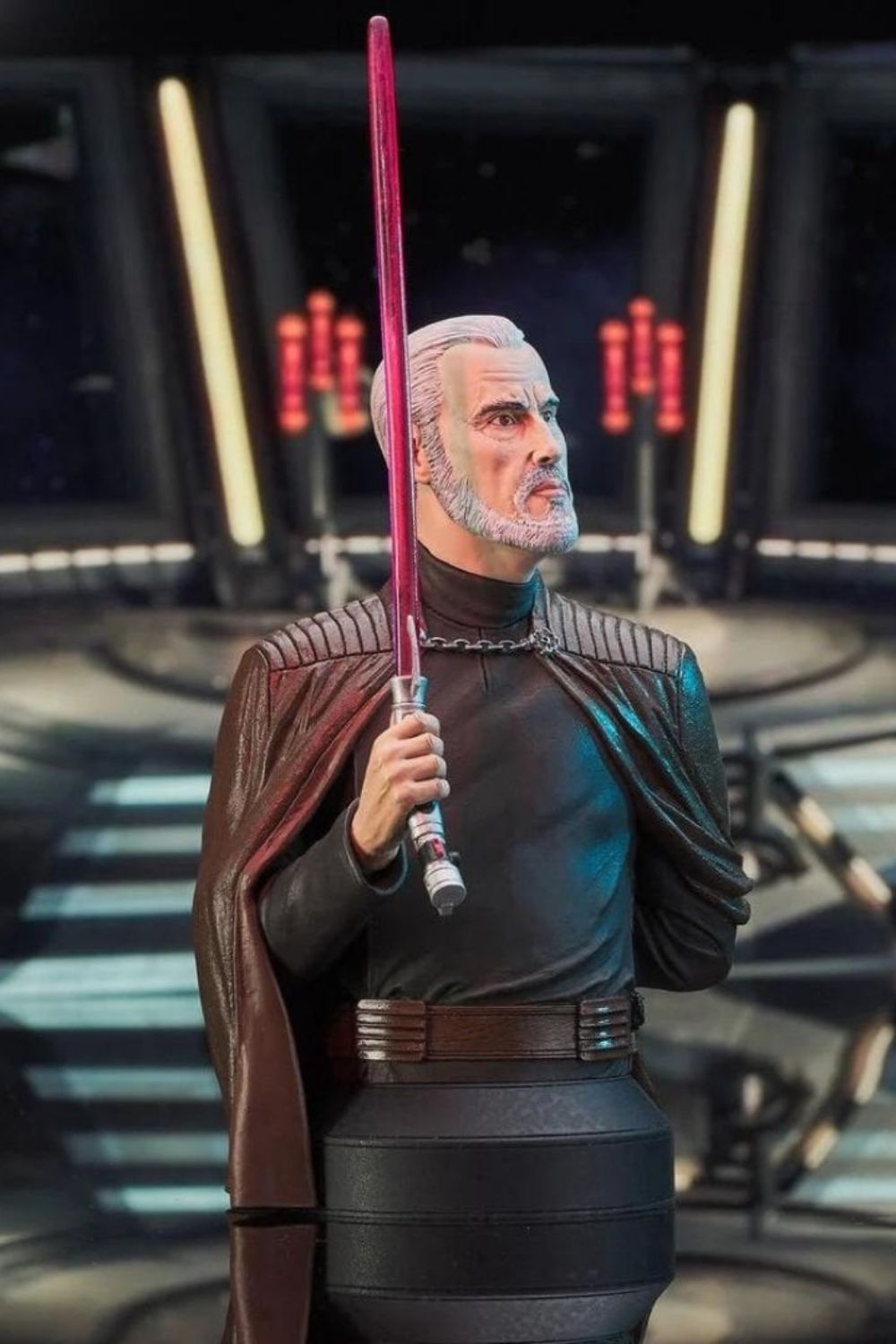 Gentle Giant Ltd.-Star Wars: Revenge of the Sith - Count Dooku 1/6 Scale Limited Edition Mini Büst-Büst-4-Milagron.com