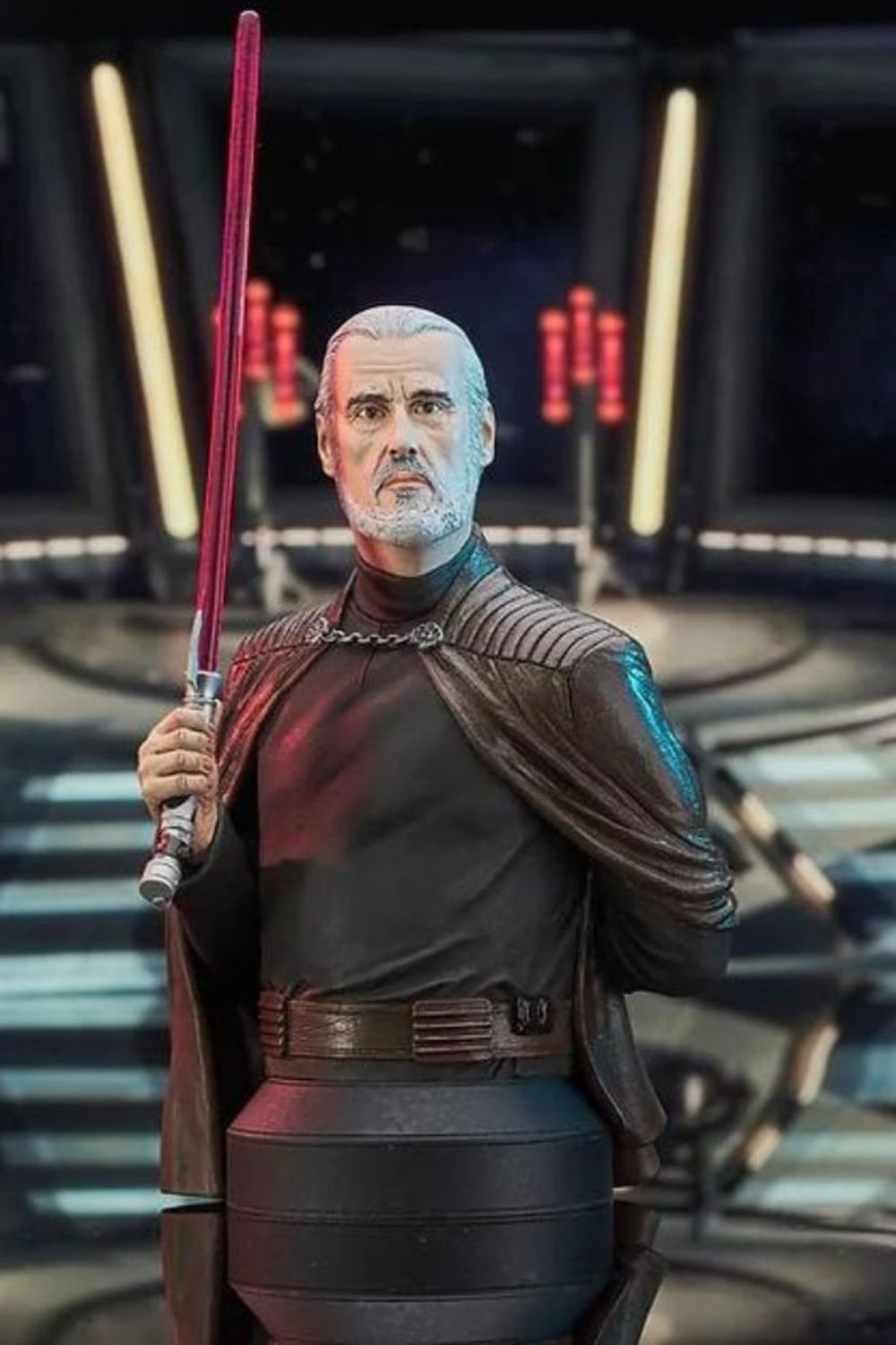 Gentle Giant Ltd.-Star Wars: Revenge of the Sith - Count Dooku 1/6 Scale Limited Edition Mini Büst-Büst-6-Milagron.com