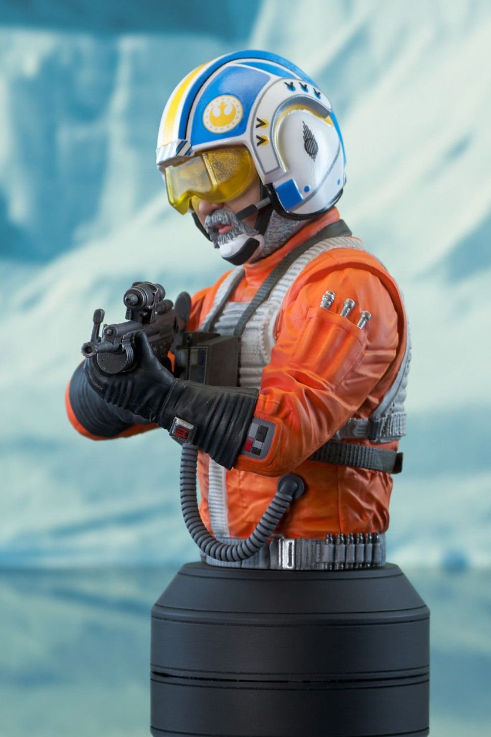 Gentle Giant Ltd.-Star Wars: The Mandalorian - Carson Teva 1/6 Scale Limited Edition Mini-Büst (SDCC 2023 Exclusive)-Büst-4-Milagron.com