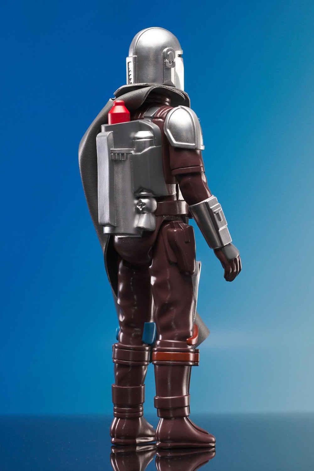 Gentle Giant Ltd.-Star Wars: The Mandalorian - The Mandalorian Beskar Concept Jumbo Figür-Figürler-5-Milagron.com