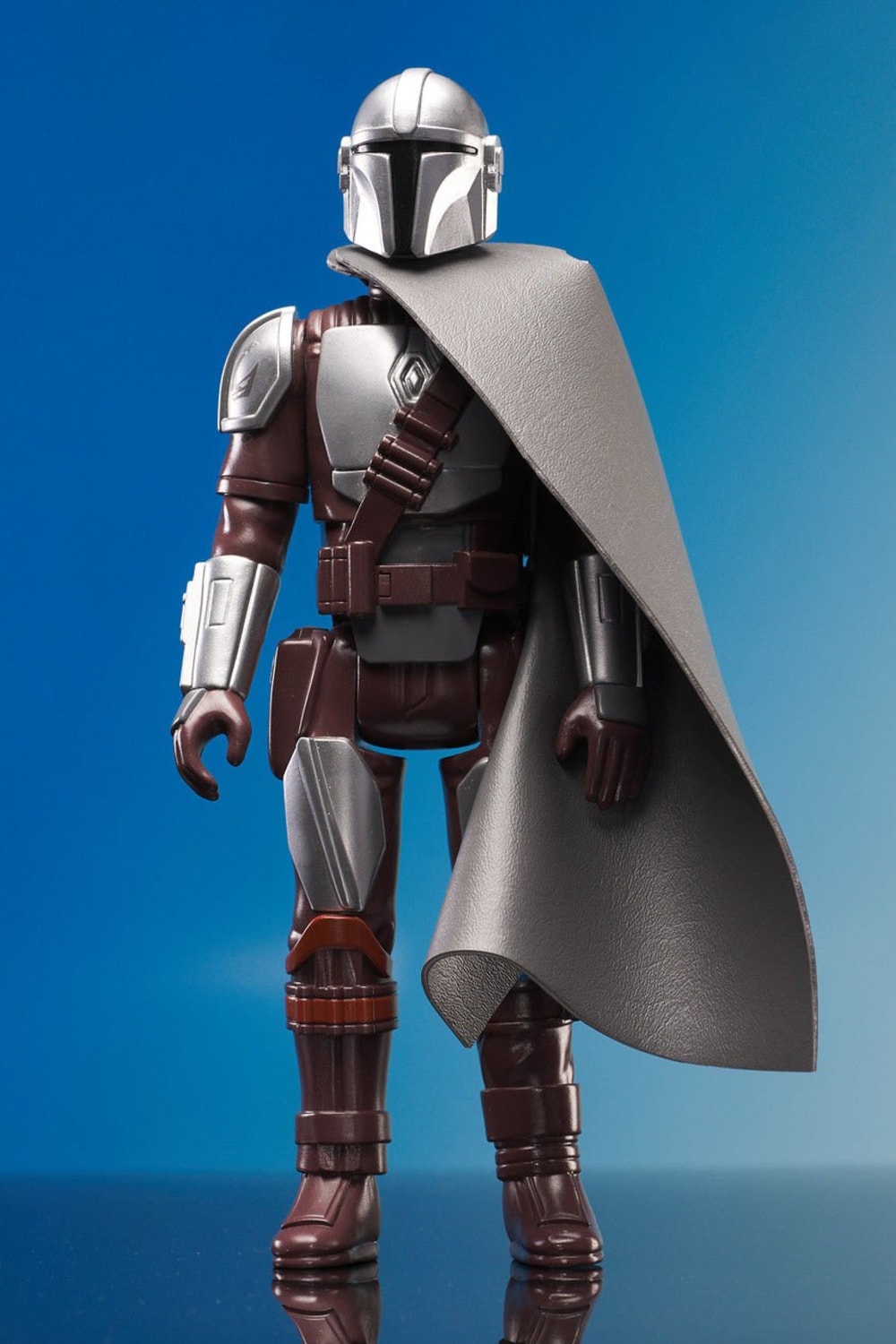Gentle Giant Ltd.-Star Wars: The Mandalorian - The Mandalorian Beskar Concept Jumbo Figür-Figürler-7-Milagron.com