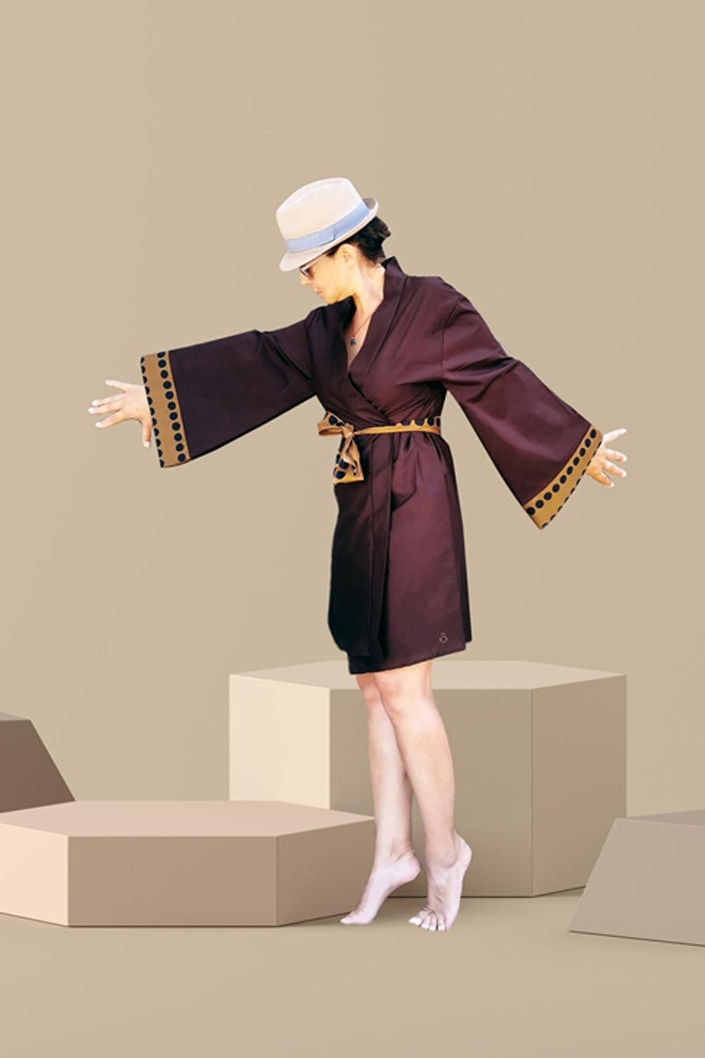 Geomi-Dots Kimono - Bordo-Kimono-1-Milagron.com