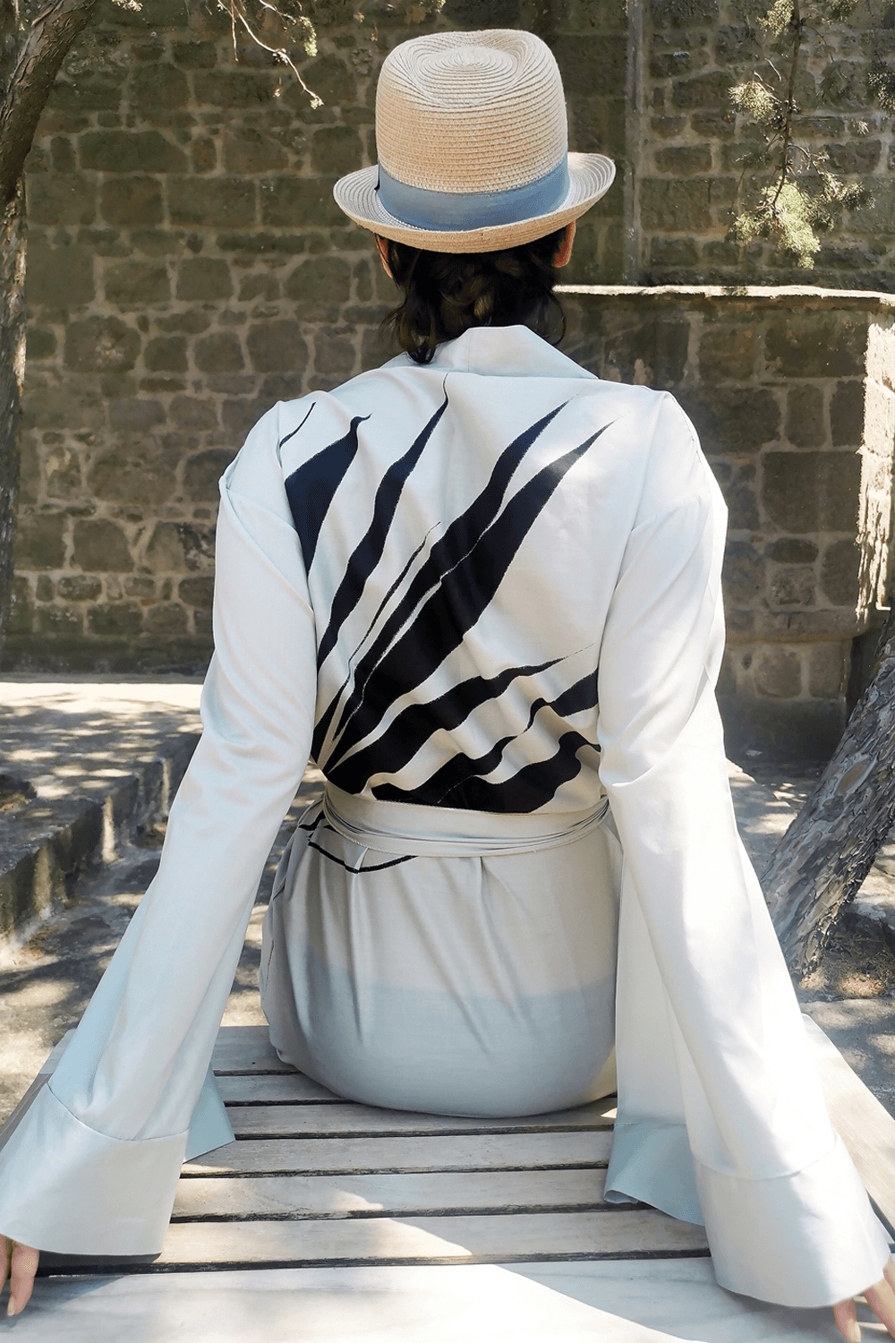 Geomi-Floral Kimono - Ekru-Kimono-4-Milagron.com